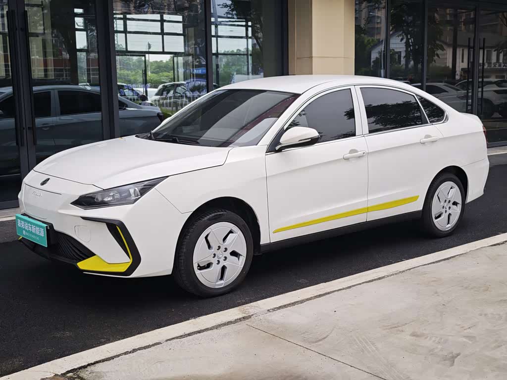 Dongfeng E70