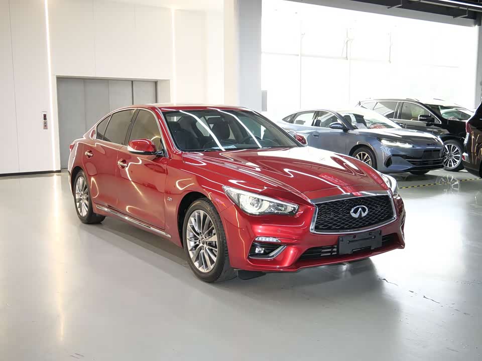 Infiniti Q50L