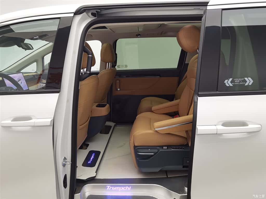 Trumpchi E8, 2024 15