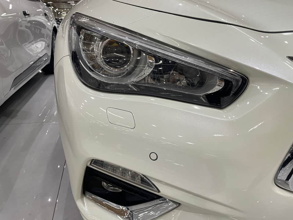 Infiniti Q50L