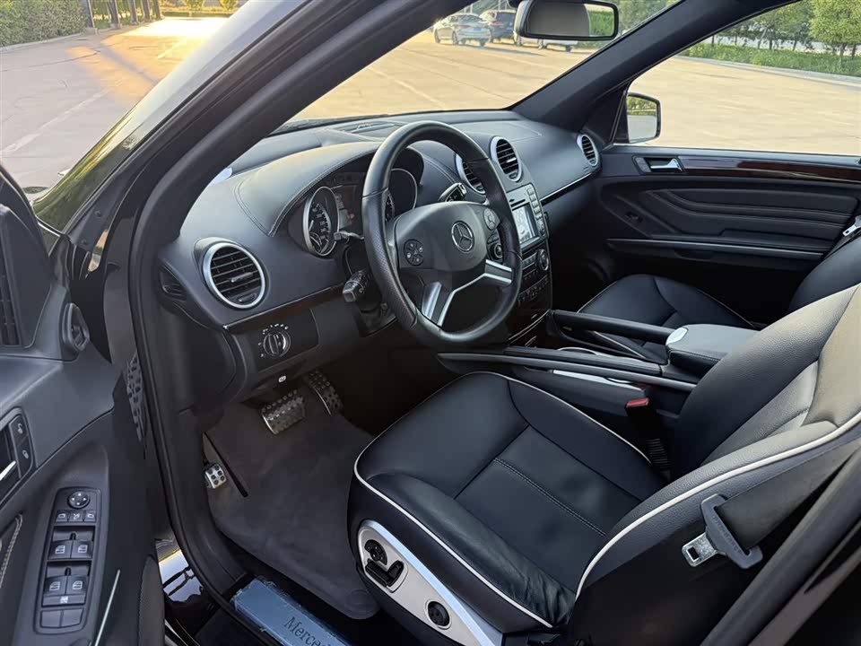 Mercedes-Benz M class