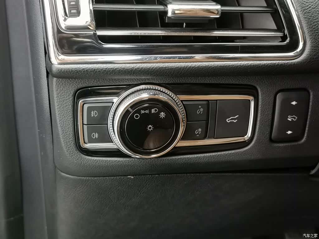Lincoln Navigator, 2019 21