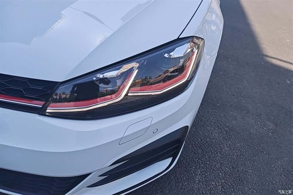 Volkswagen Golf, 2018 все фото
