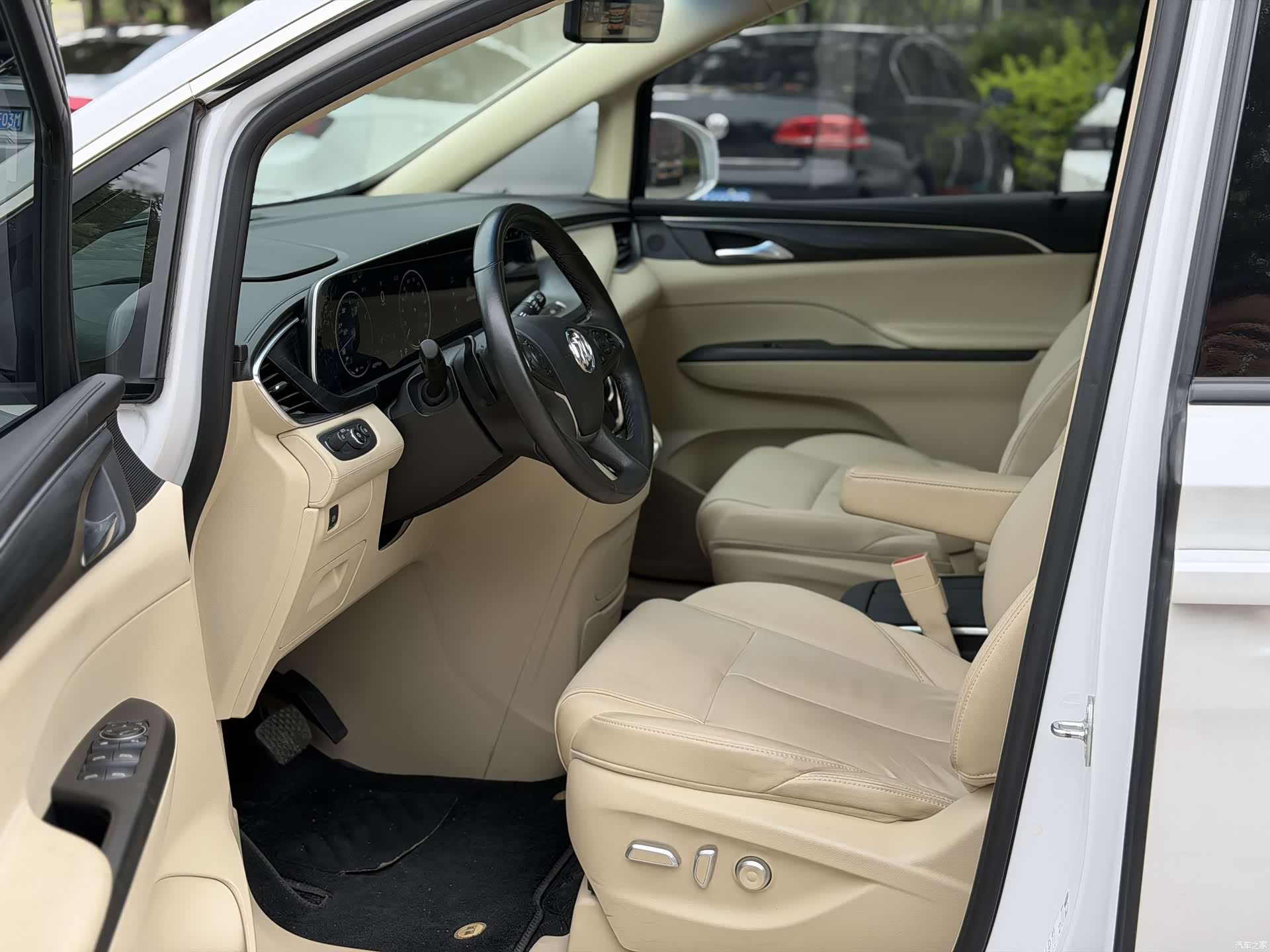 Buick GL8, 2023 4