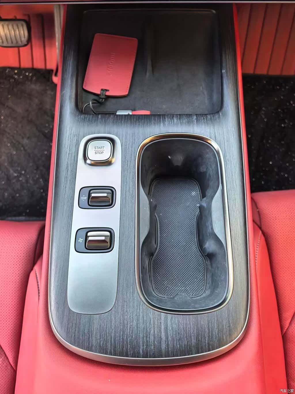 Xiaomi SU7, 2025 11