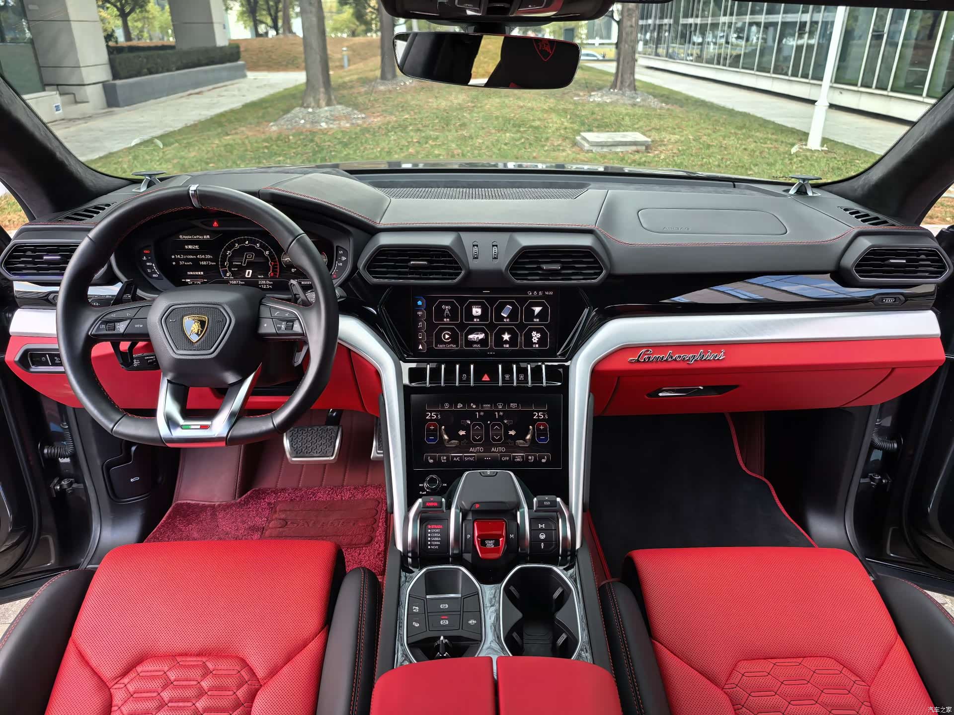 Lamborghini Urus, 2023 24