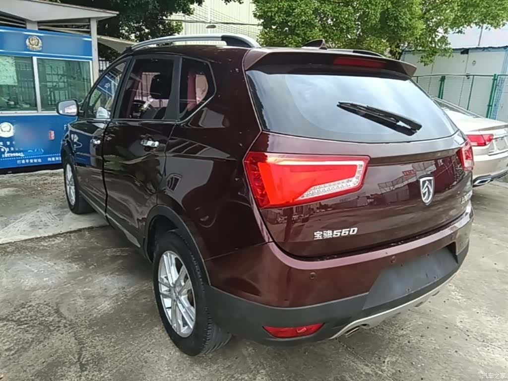 Wuling 560, 2016 4