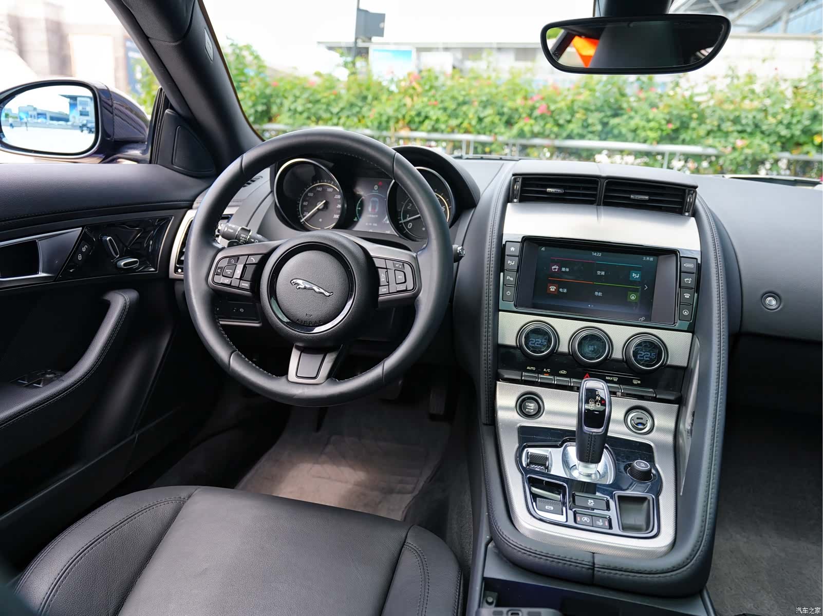Jaguar F-TYPE, 2015 10