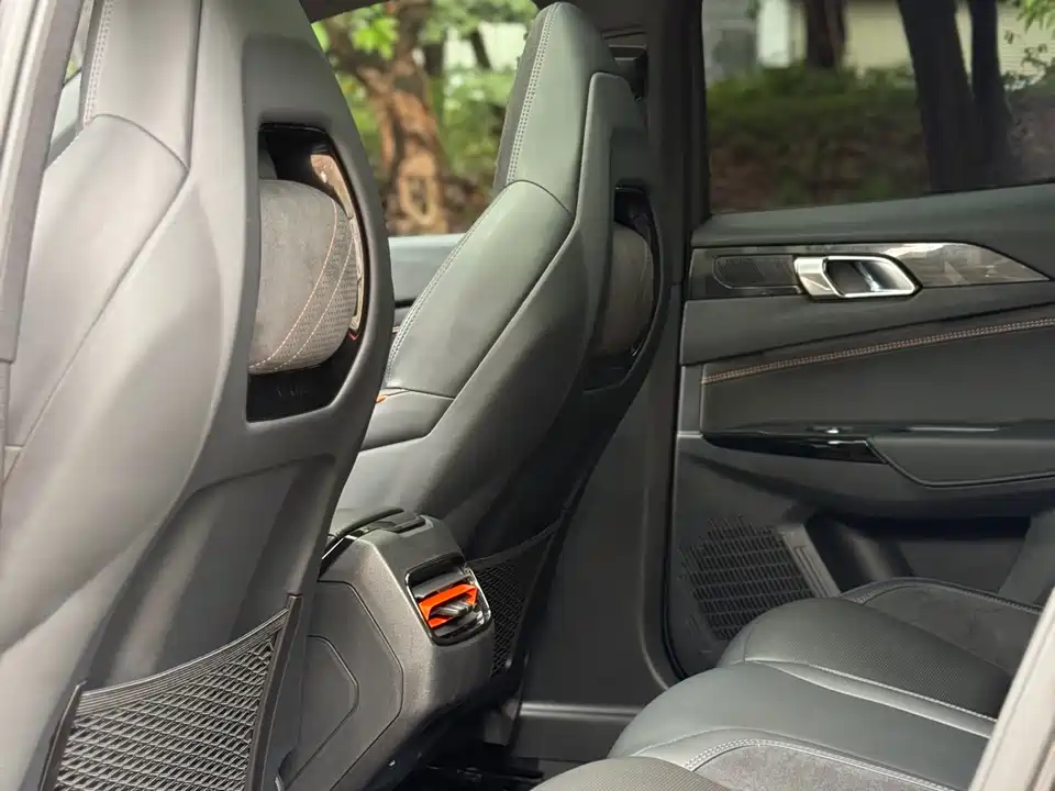 Lynk & Co 02 Hatchback