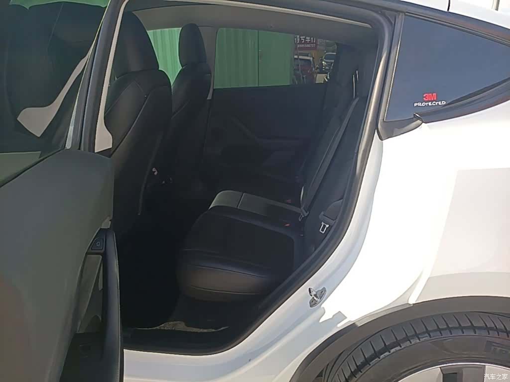 Tesla Model Y, 2022 17