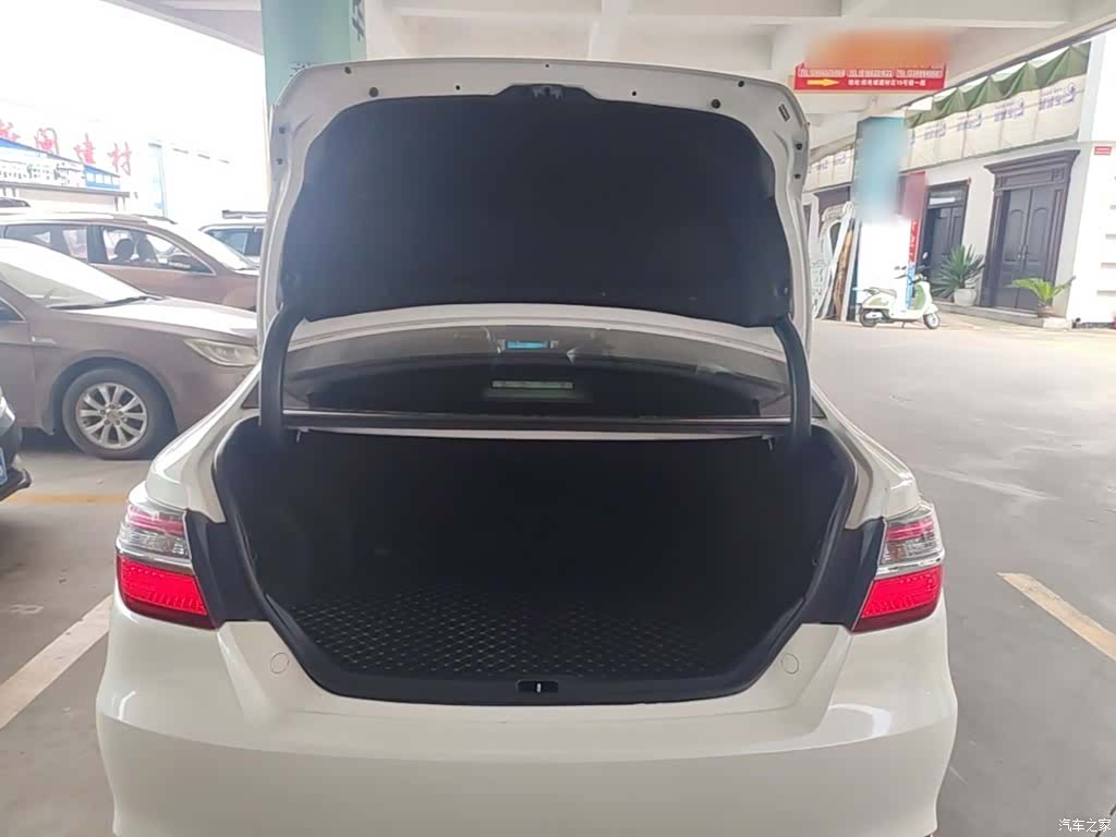 Toyota Camry, 2017 19