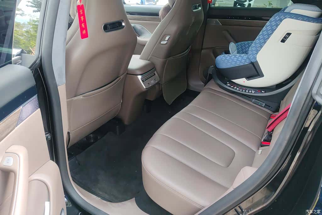 Luxeed R7, 2025 11