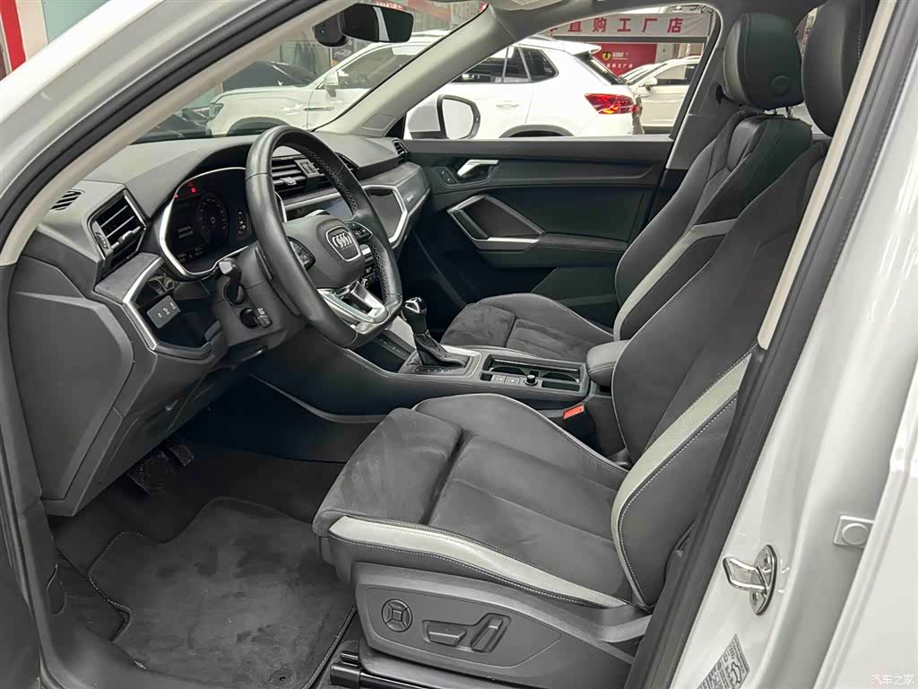 Audi Q3, 2022 11