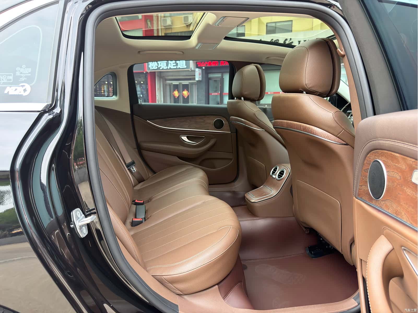 Mercedes-Benz E-Class, 2022 12
