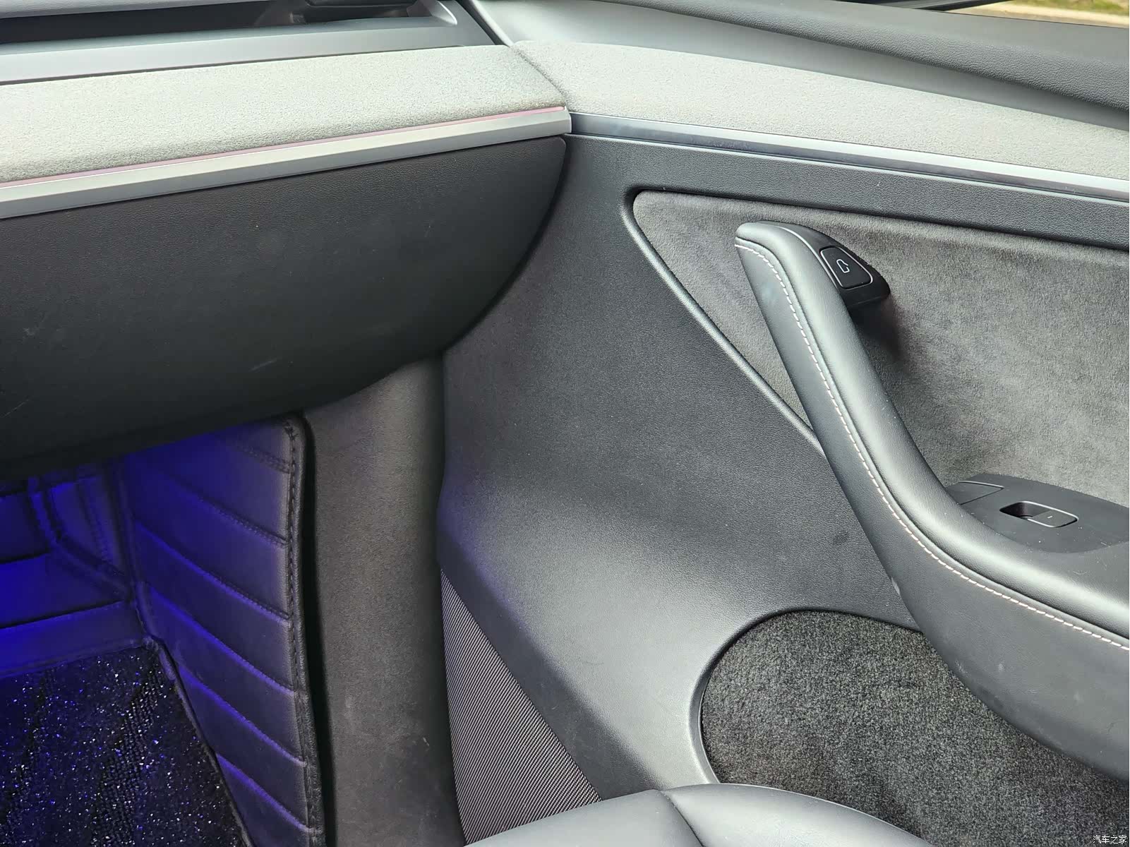 Tesla Model Y, 2024 18