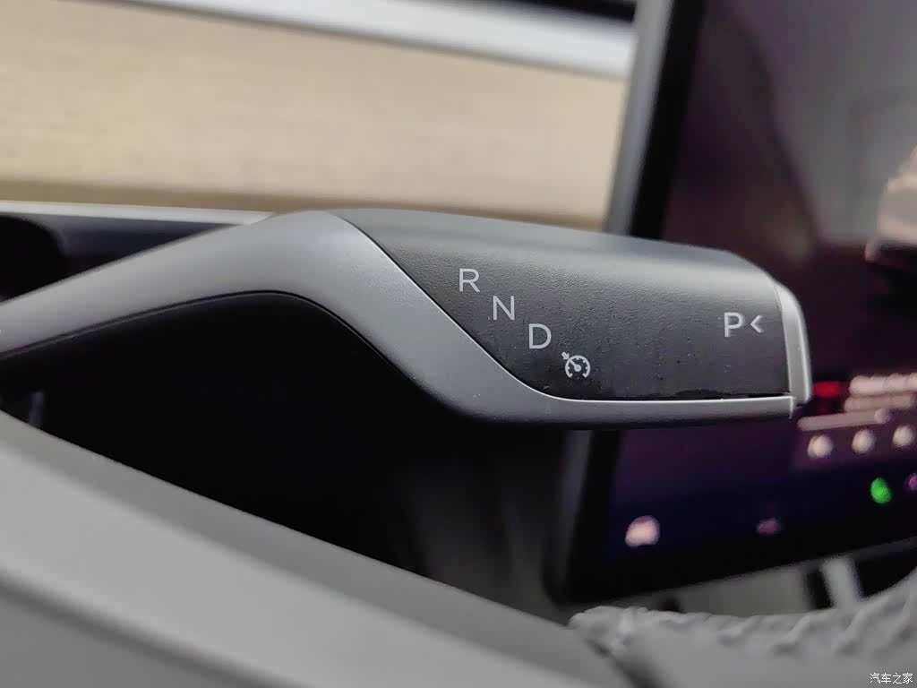 Tesla Model Y, 2022 13