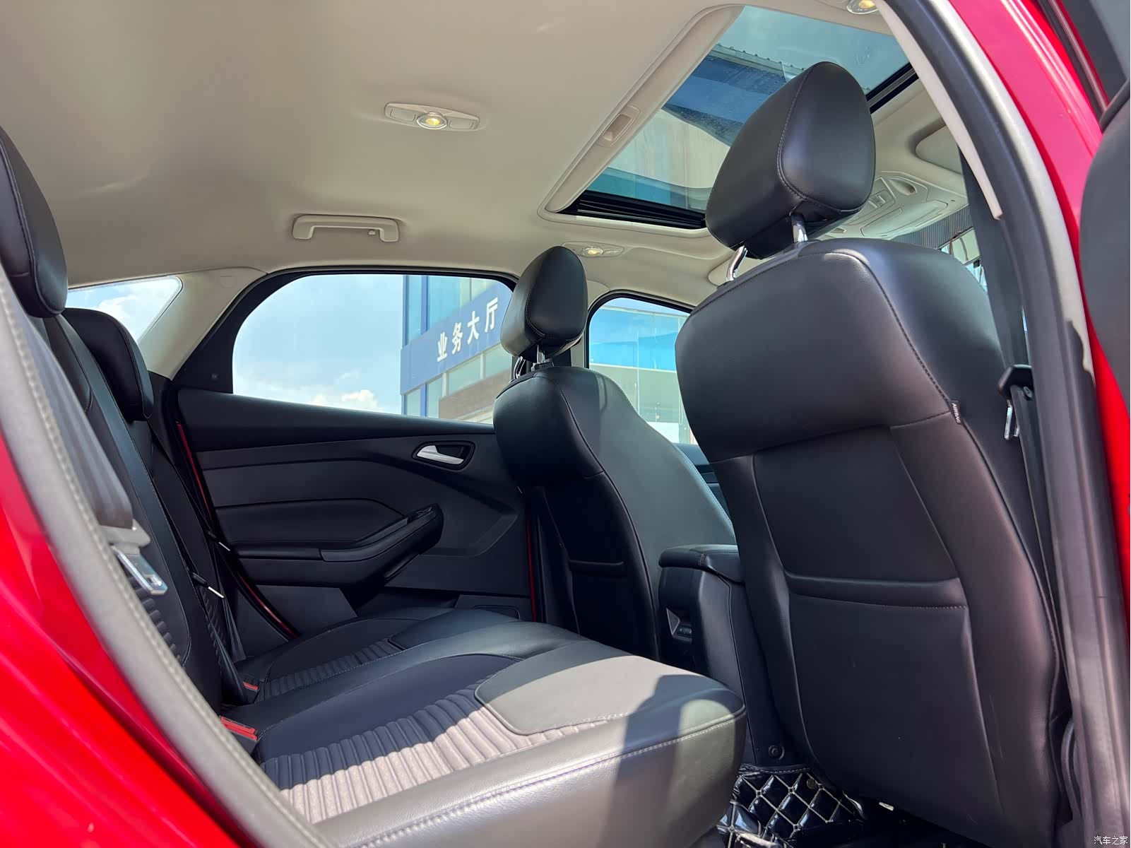 Ford Focus, 2017 12
