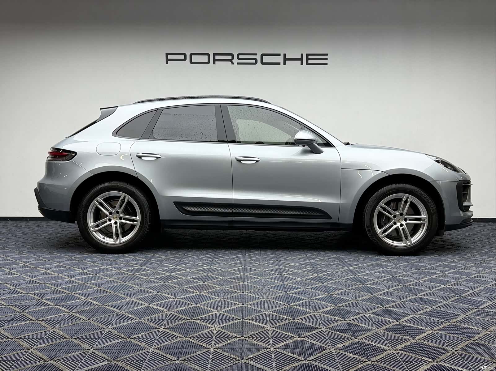 Porsche Macan, 2023 все фото
