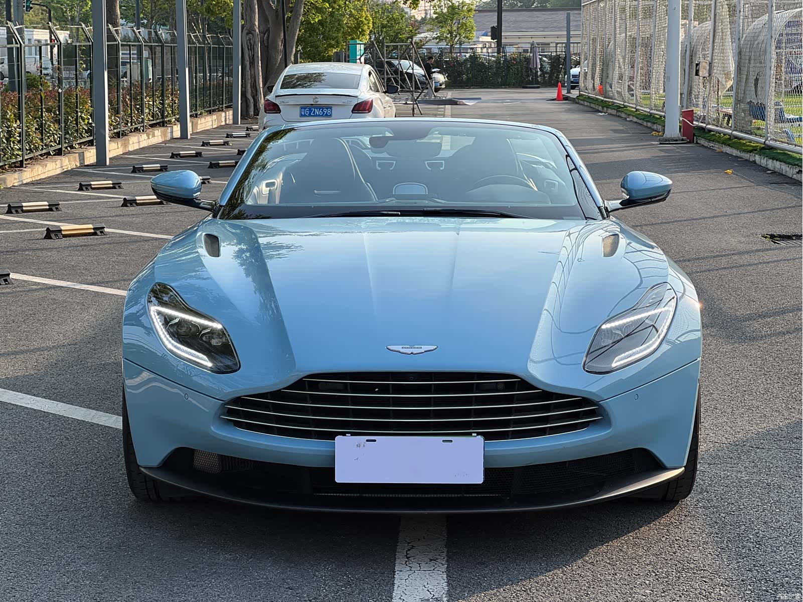 Aston Martin DB11, 2020 2
