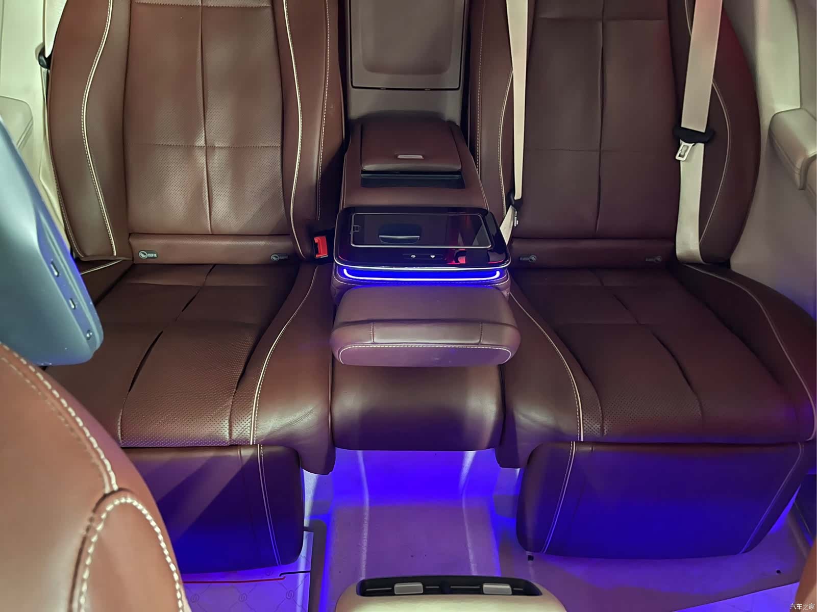 Maybach GLS, 2022 24