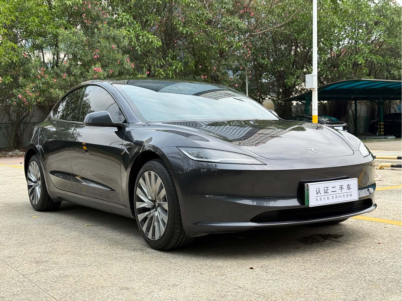 Tesla Model 3, 2025 3