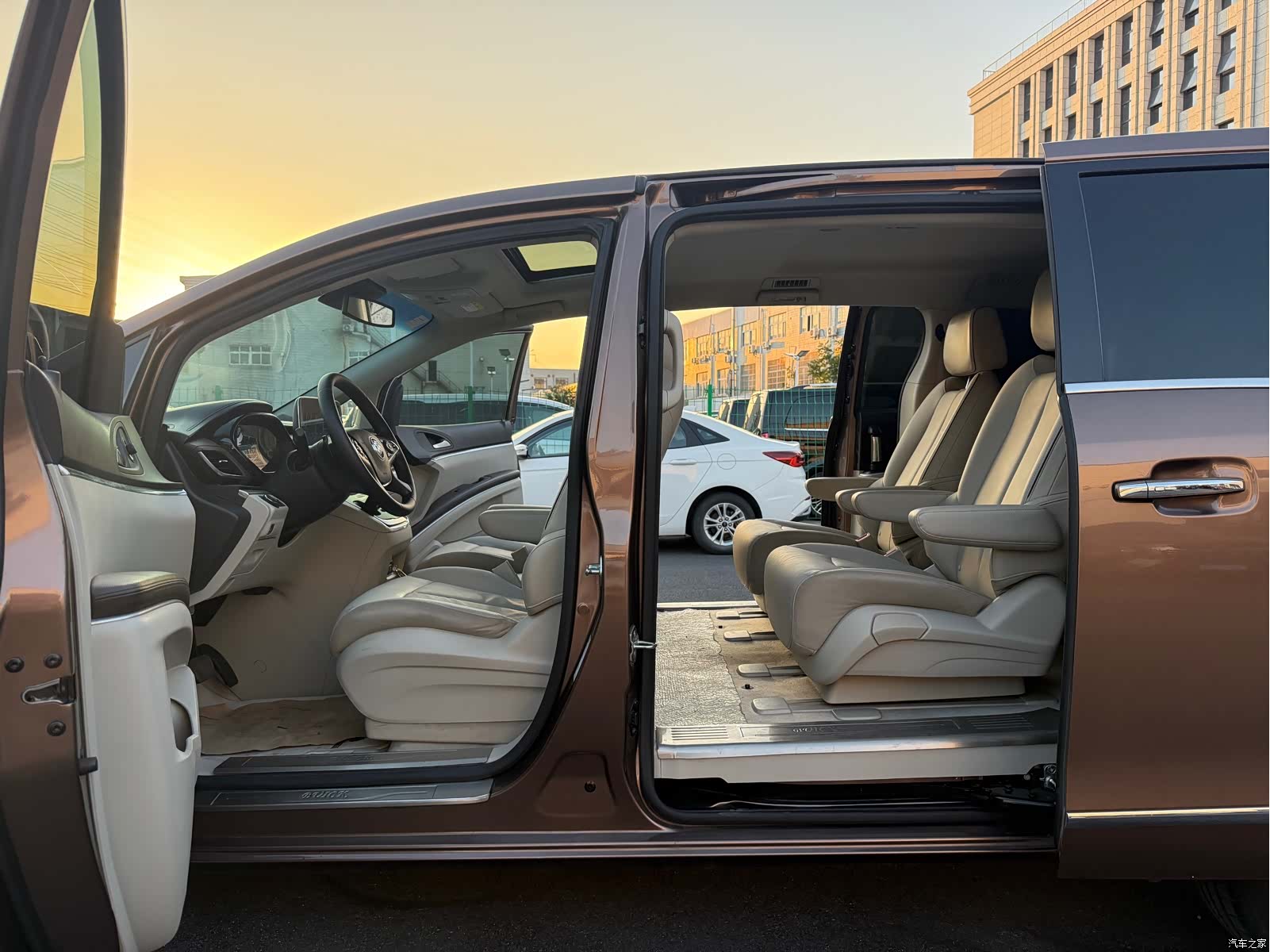 Buick GL8, 2020 12