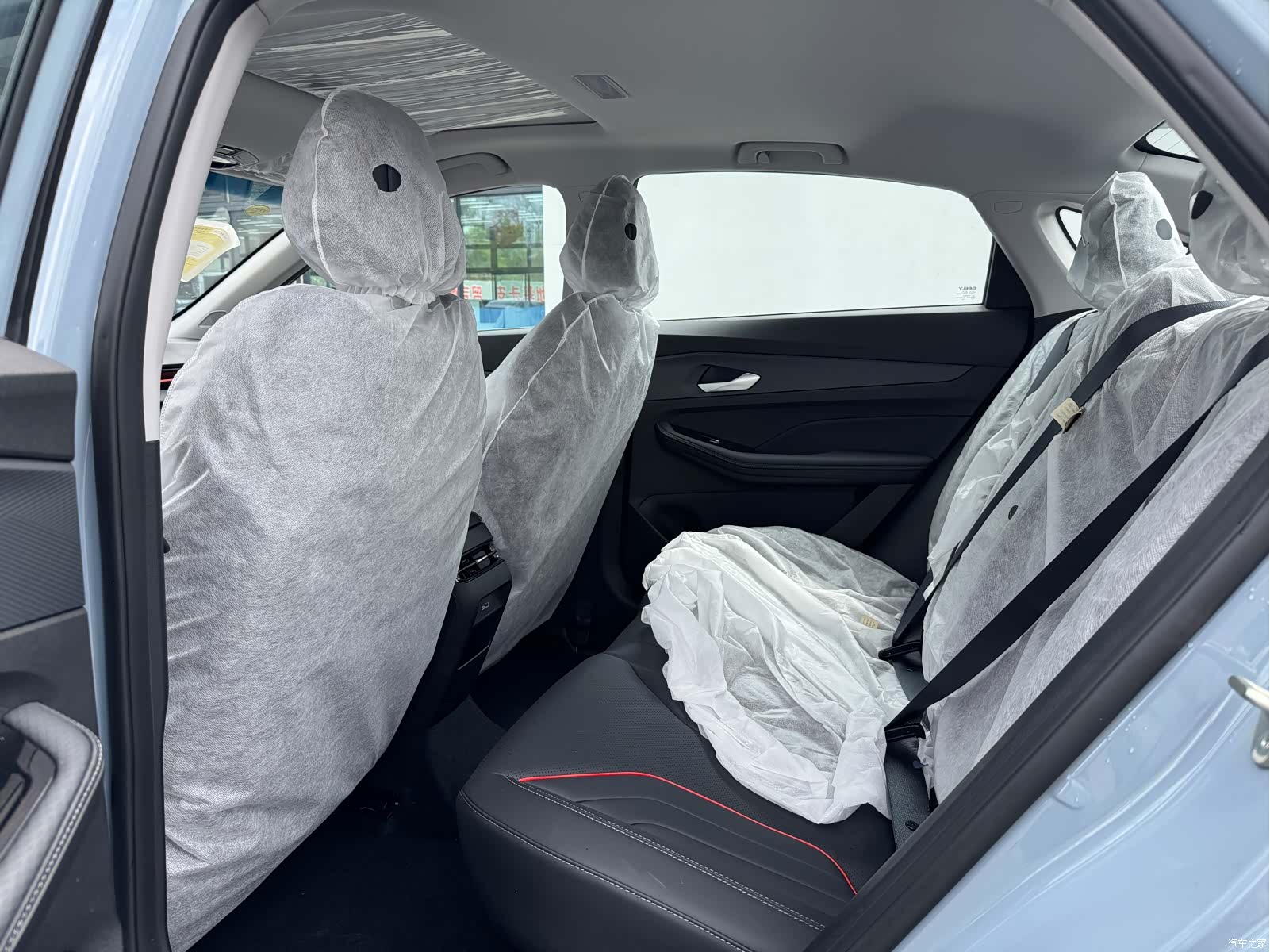 Geely Binray, 2026 14