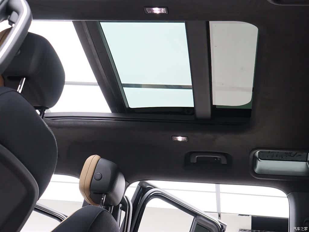 Land Rover Defender, 2024 7