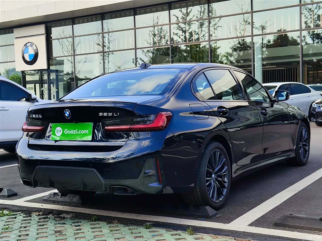 BMW 3 Series, 2025 7