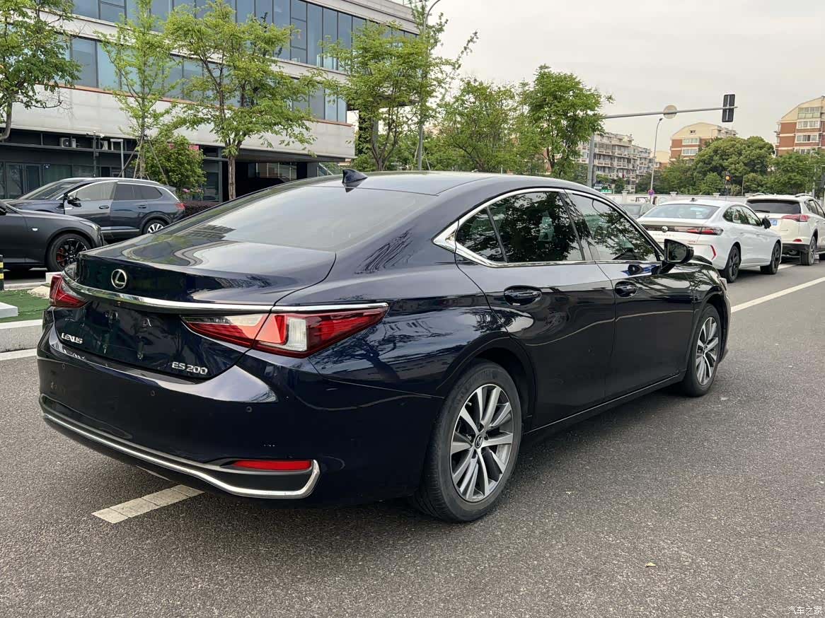 Lexus ES, 2020 13