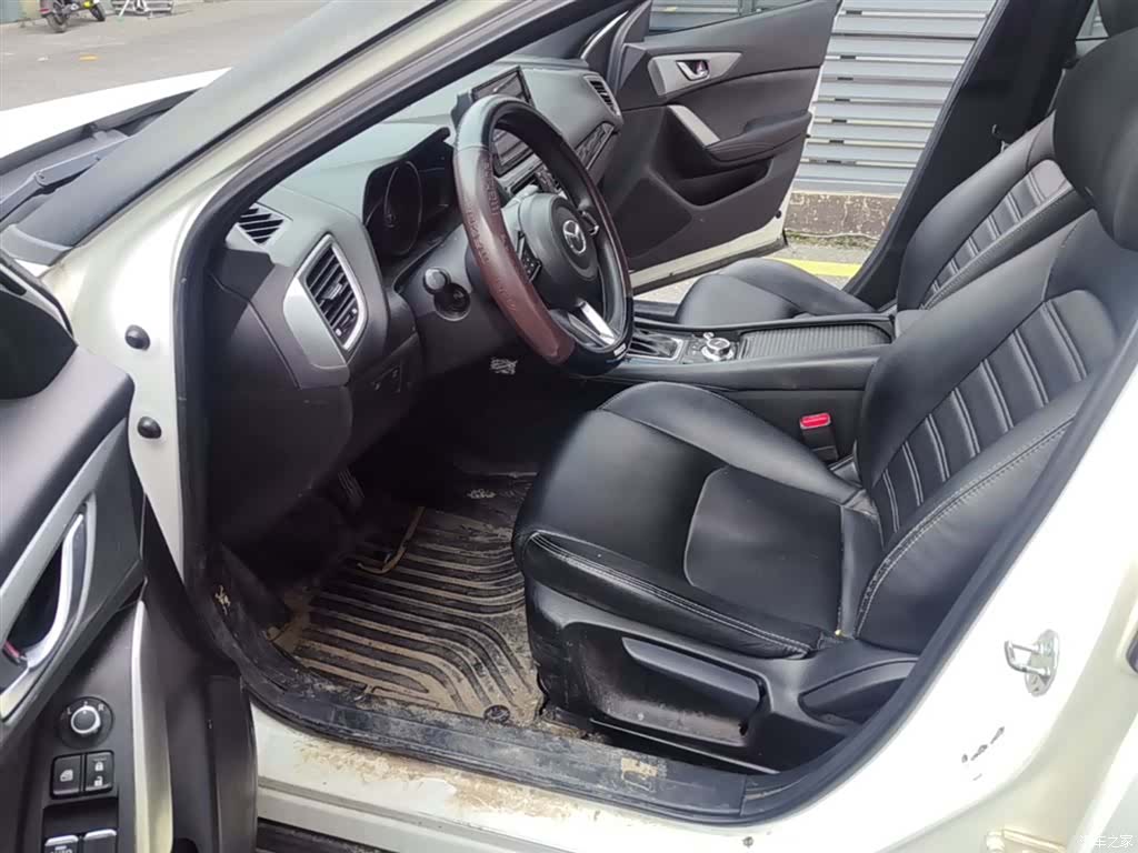 Mazda CX-4, 2019 22