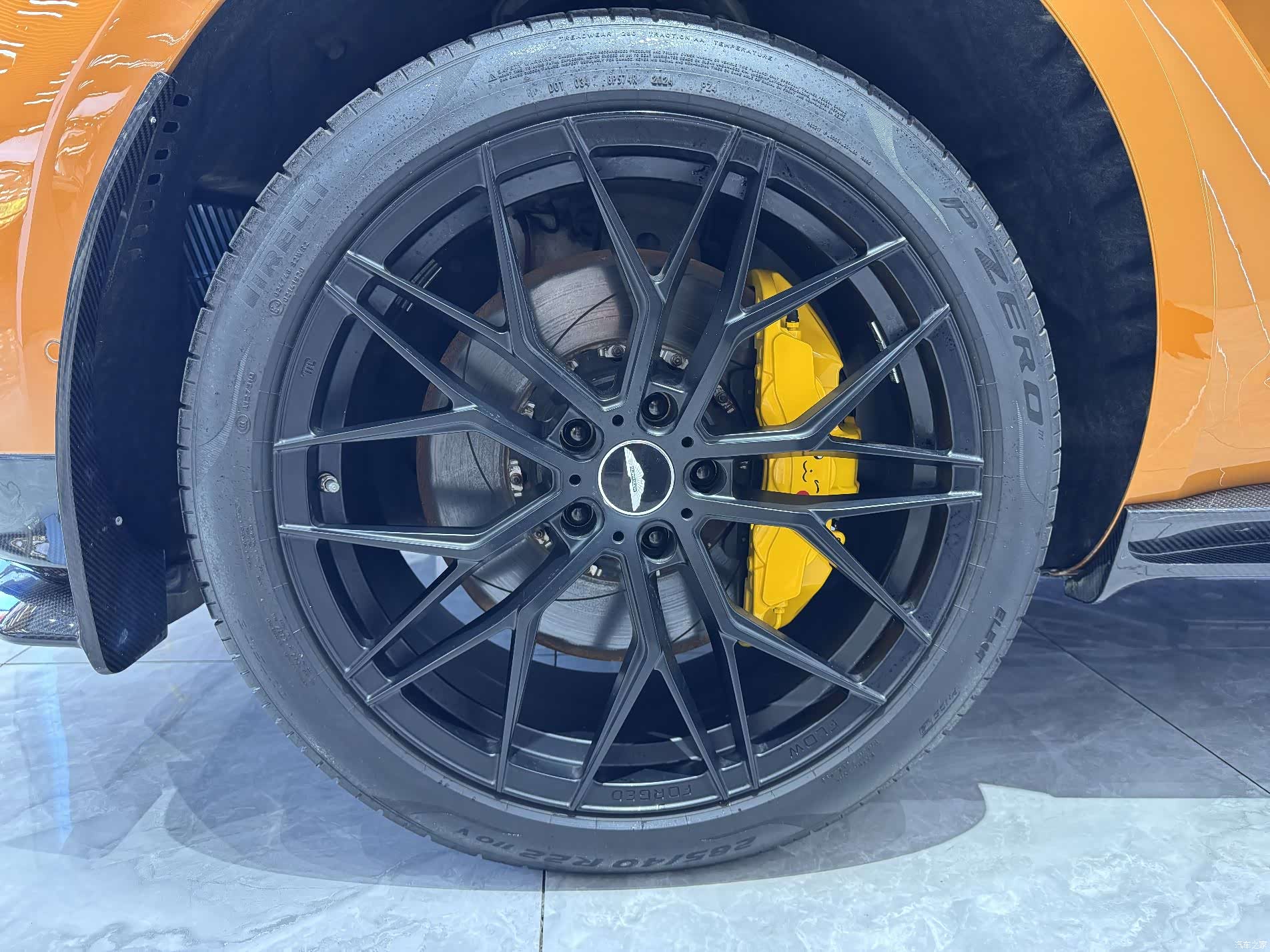 Aston Martin DBX, 2022 26