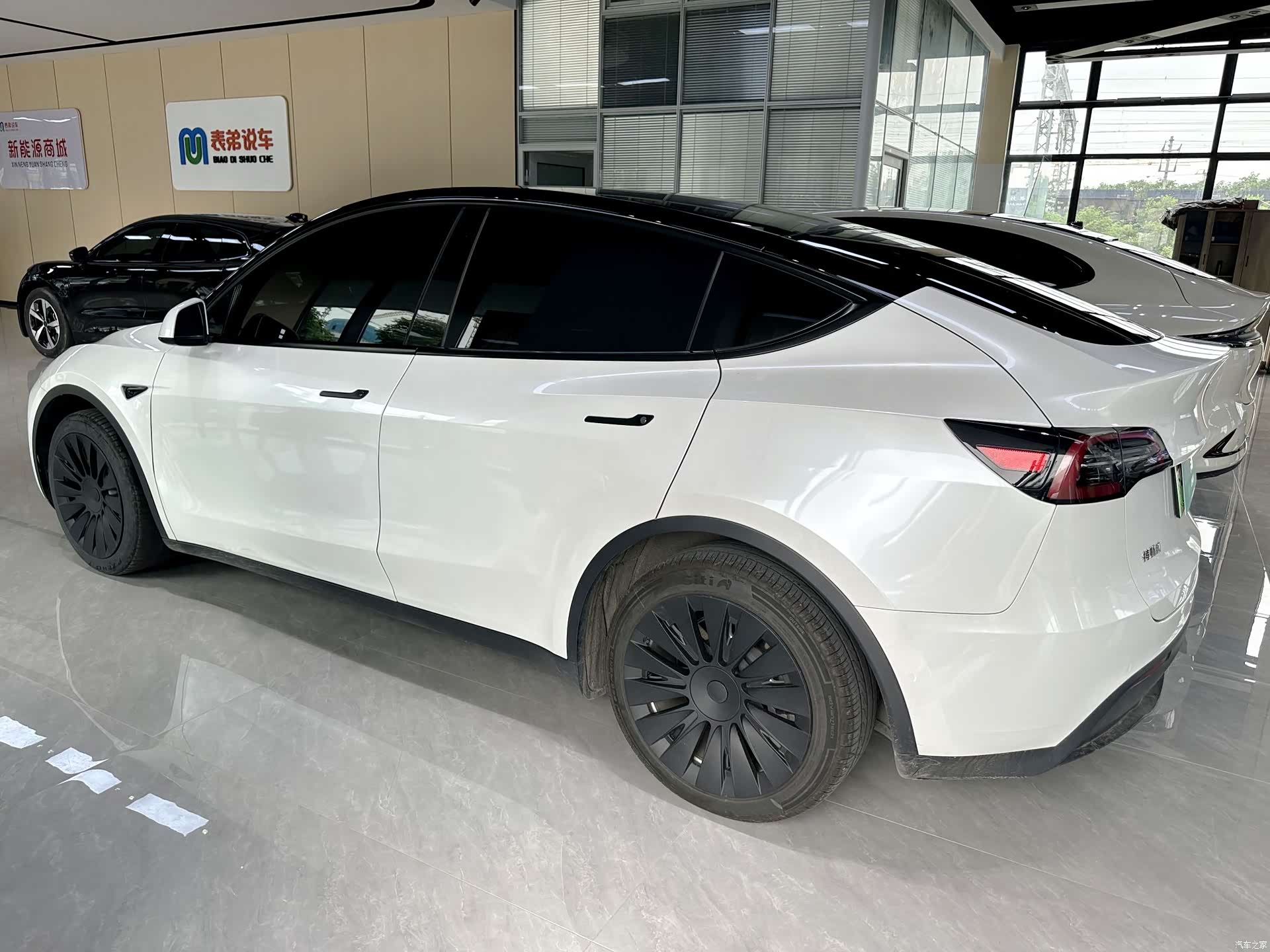 Tesla Model Y, 2022 3