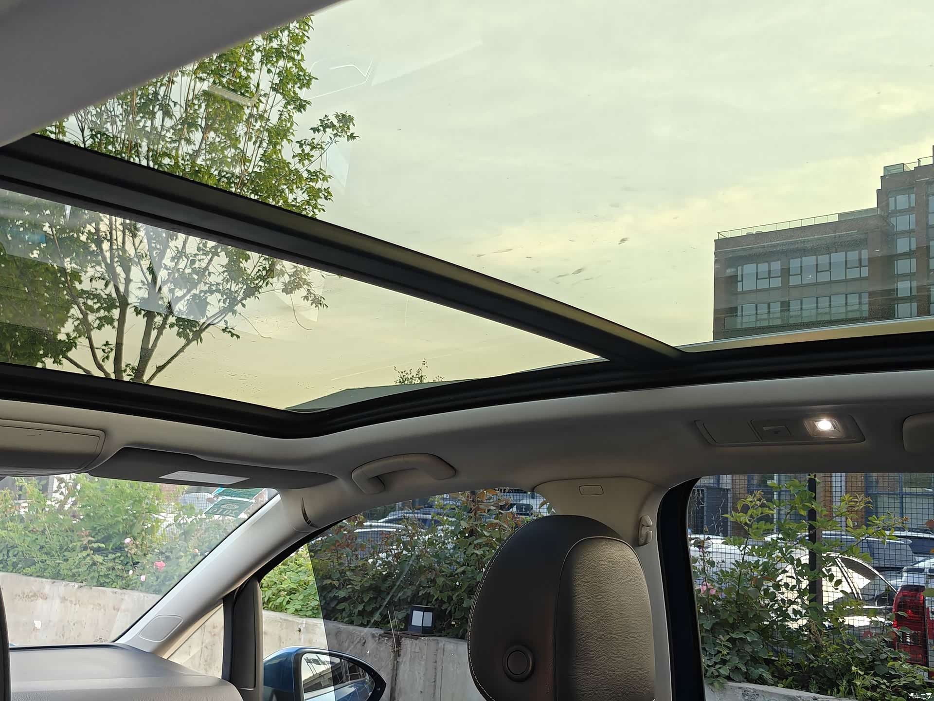 Volkswagen L, 2017 15