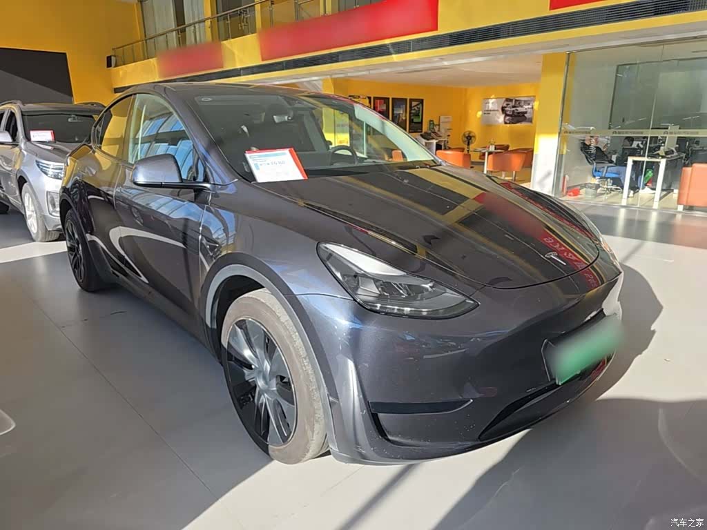 Tesla Model Y, 2024 4