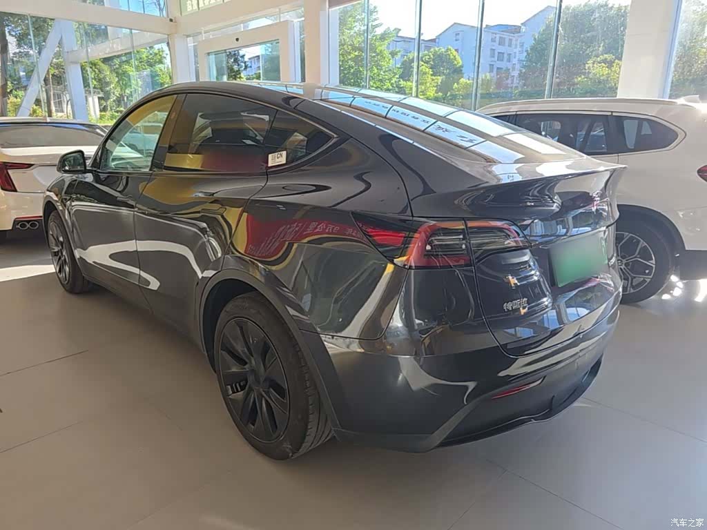 Tesla Model Y, 2024 все фото