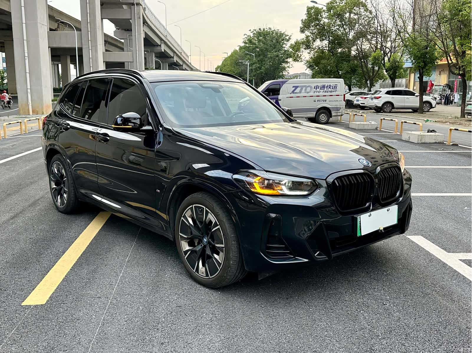 BMW iX3, 2023 3