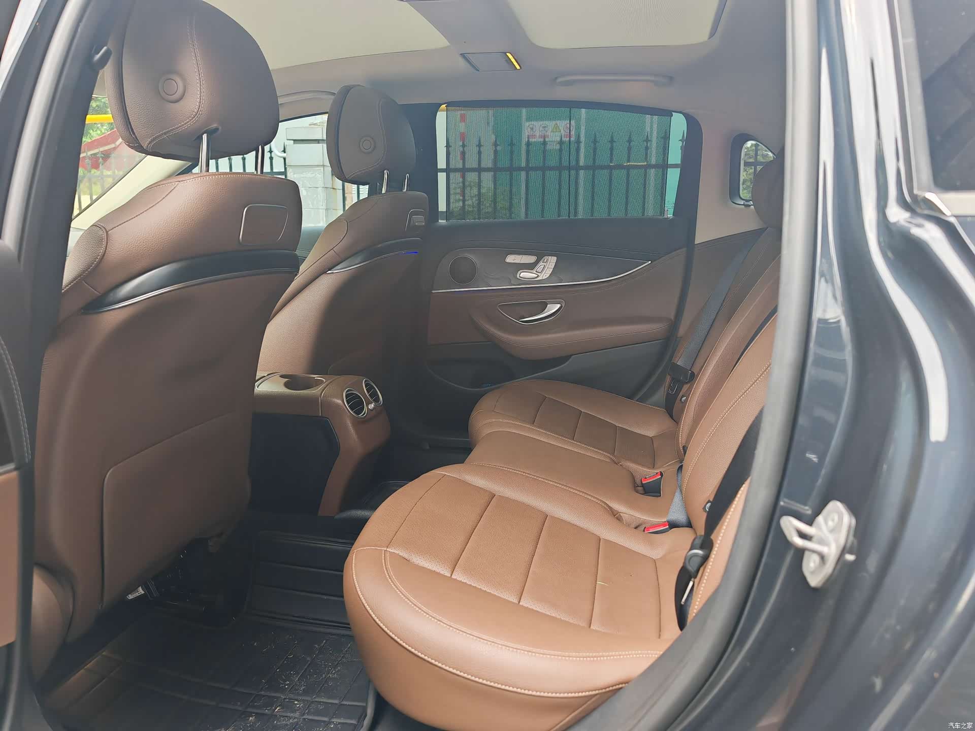 Mercedes-Benz E-Class, 2019 7