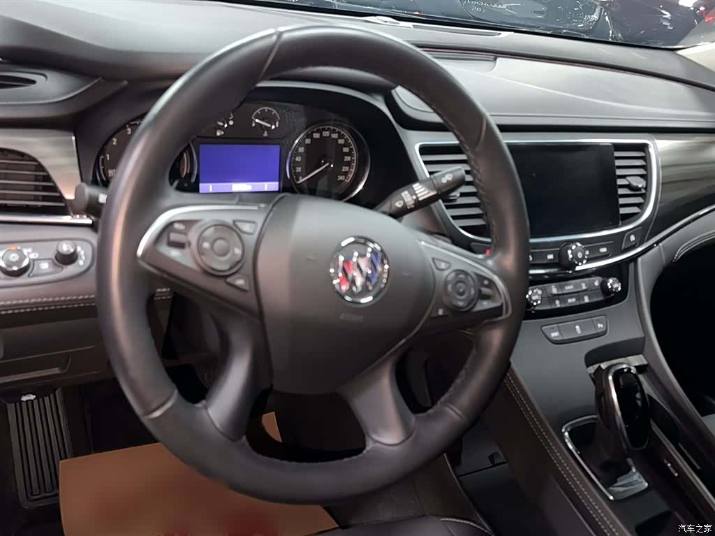 Buick LaCrosse, 2022 2