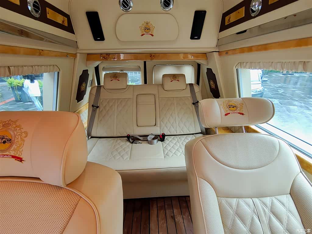 Ford E350, 2016 9
