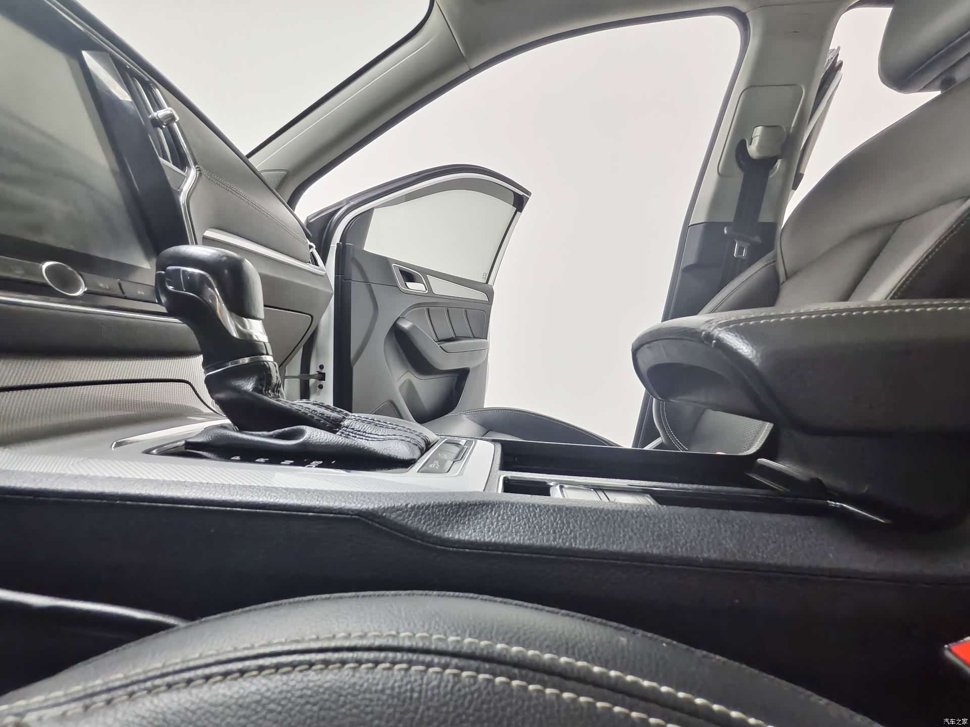 Roewe RX5, 2020 12