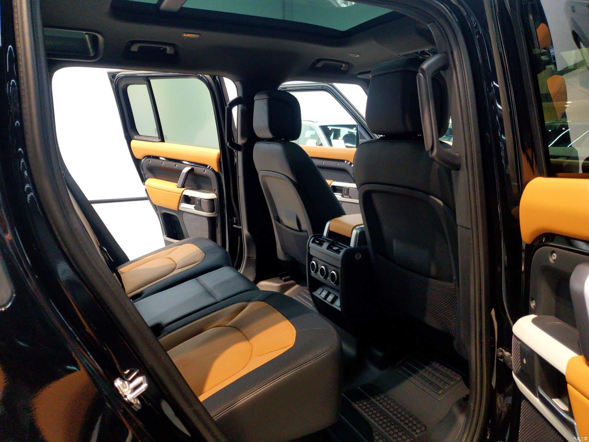 Land Rover Defender, 2023 8