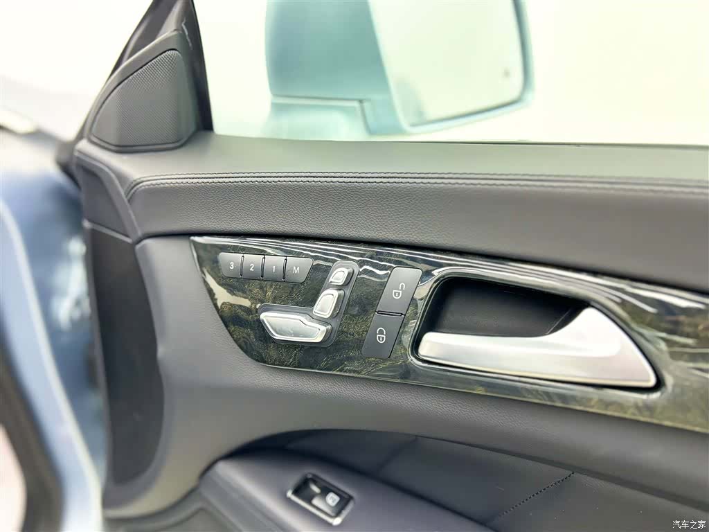 Mercedes-Benz CLS, 2015 15
