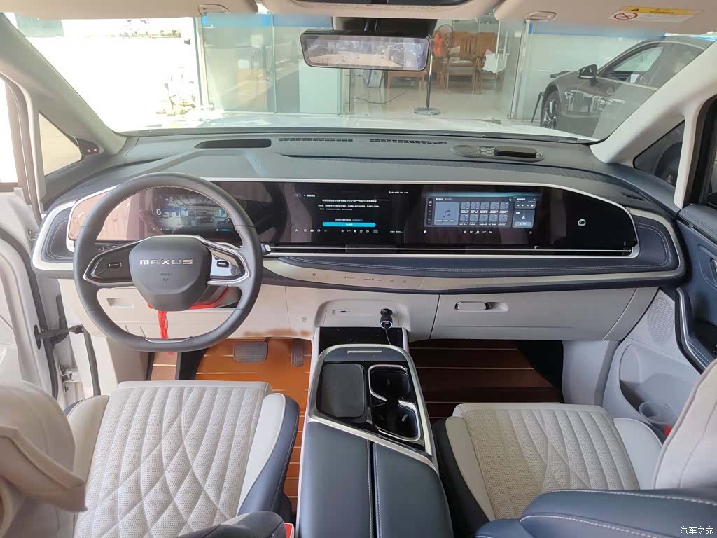 Maxus G90, 2022 15