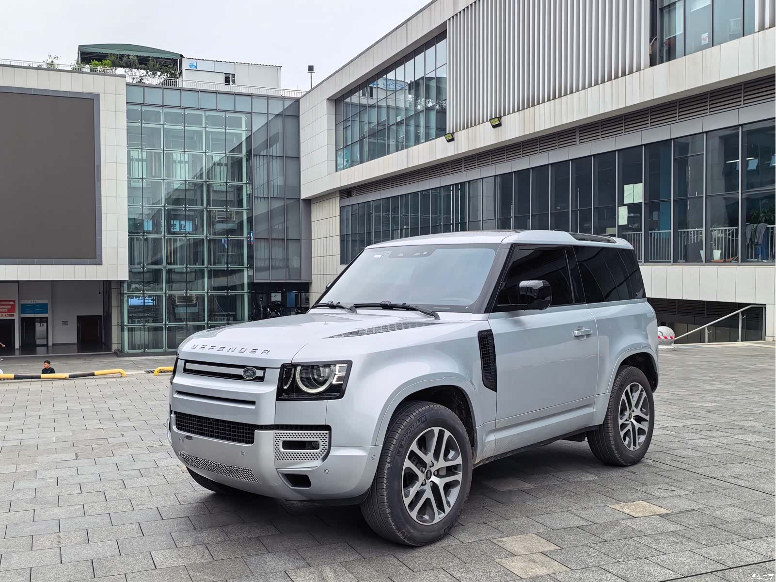 Land Rover Defender, 2022 1