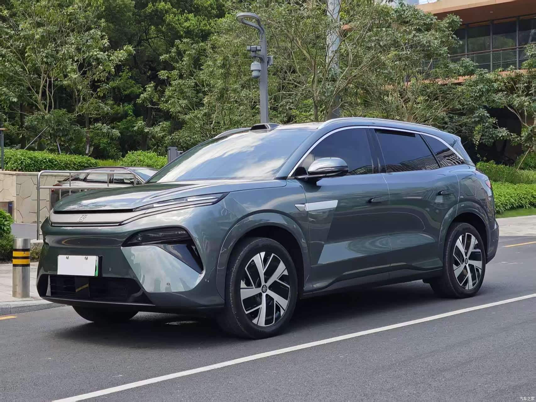 BYD Tang, 2025 1