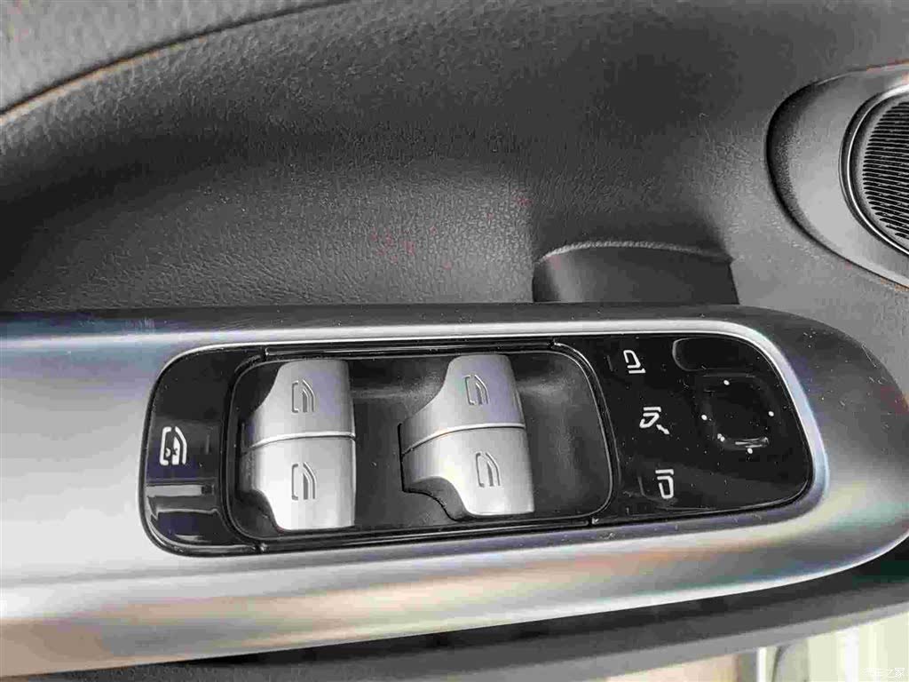 Mercedes-Benz C-Class, 2024 8