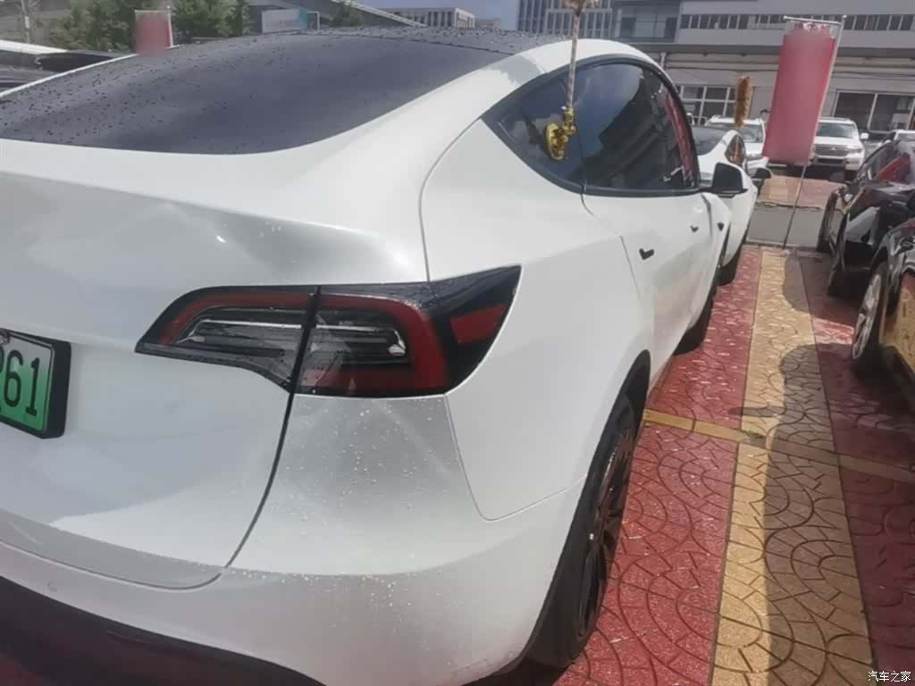 Tesla Model Y, 2024 7
