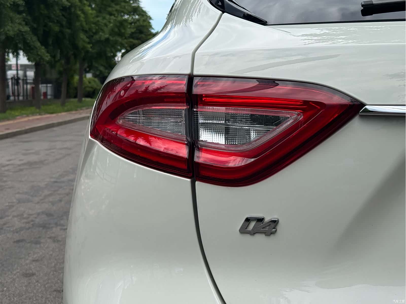 Maserati Levante, 2017 9