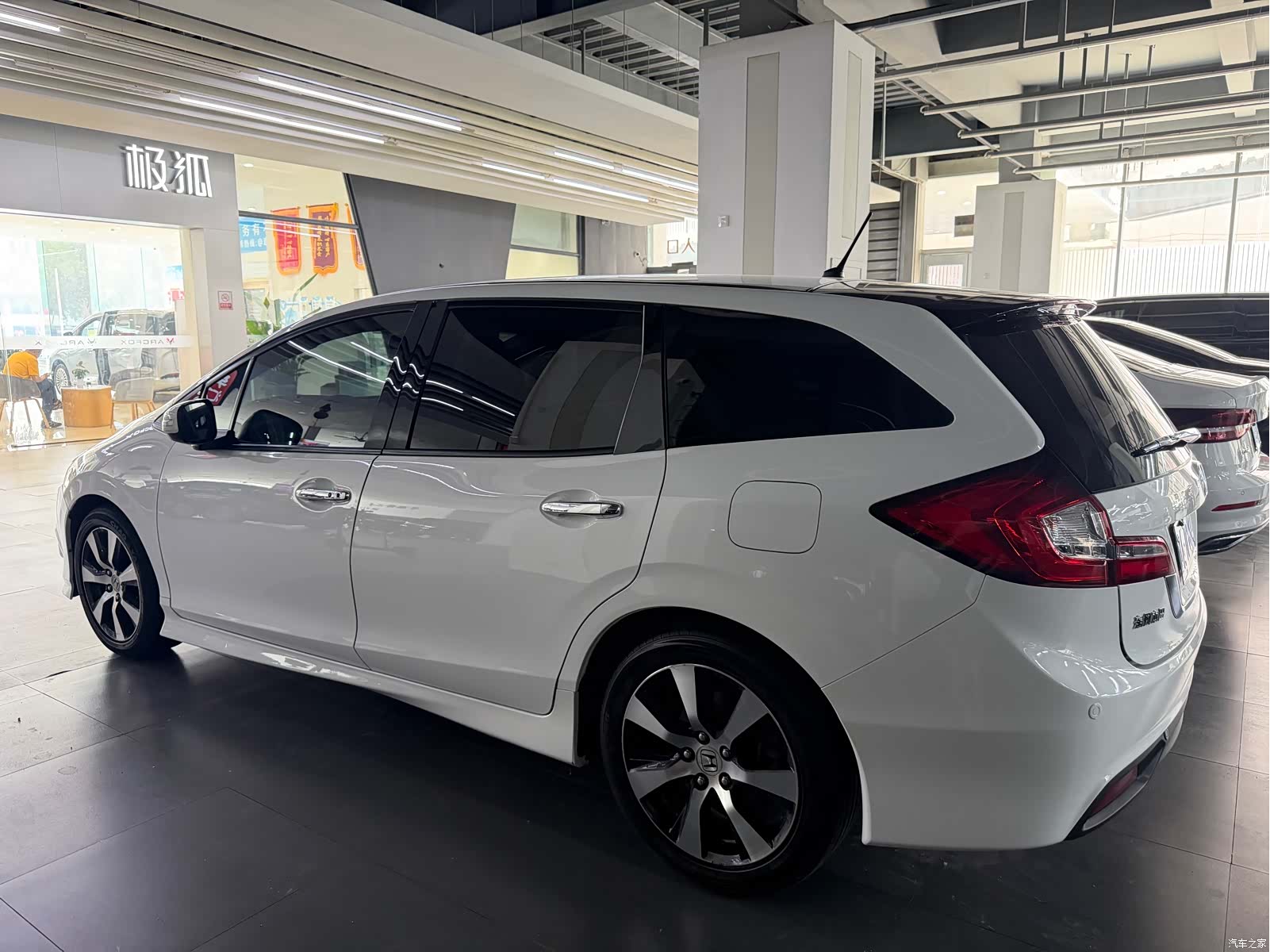 Honda Jade, 2014 все фото